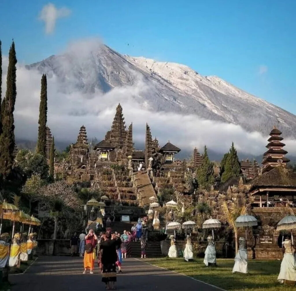 temple tours on your corporate retreat at best resort in Bali